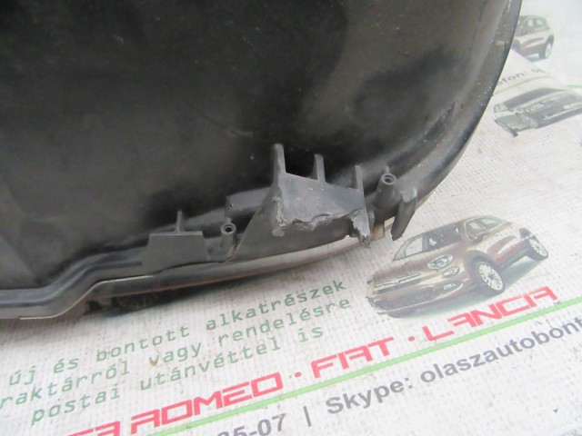 Fiat Multipla II. 51747604 számú, jobb első lámpa a képen látható sérüléssel
