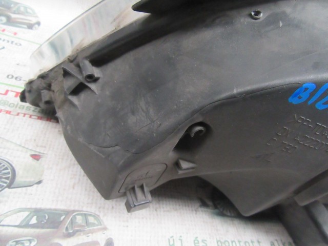 Fiat Multipla II. 51747604 számú, jobb első lámpa a képen látható sérüléssel