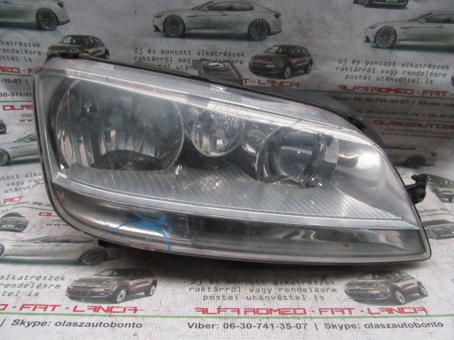 Fiat Multipla II. 51747604 számú, jobb első lámpa a képen látható sérüléssel