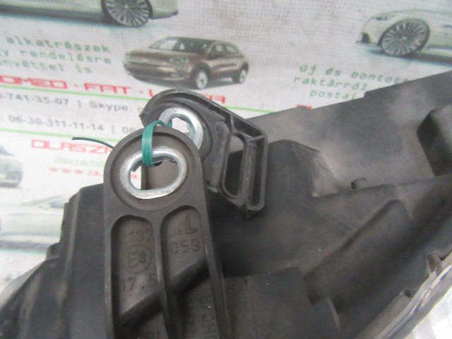 Fiat Panda II. 41690748 számú, bal első lámpa a képen látható sérüléssel