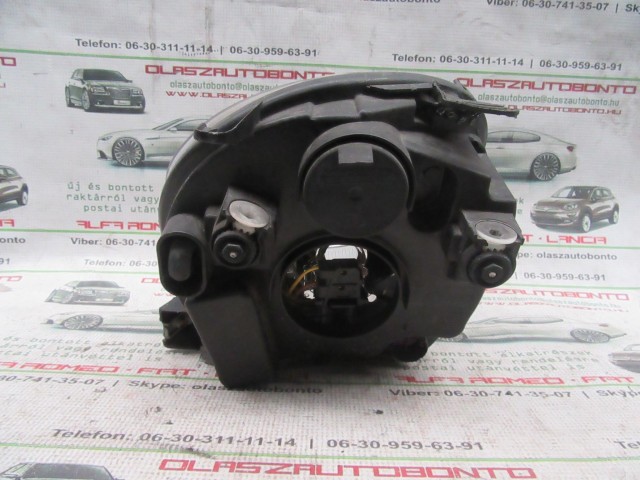 Fiat 500 51787492 számú, bal első lámpa a képen látható sérüléssel