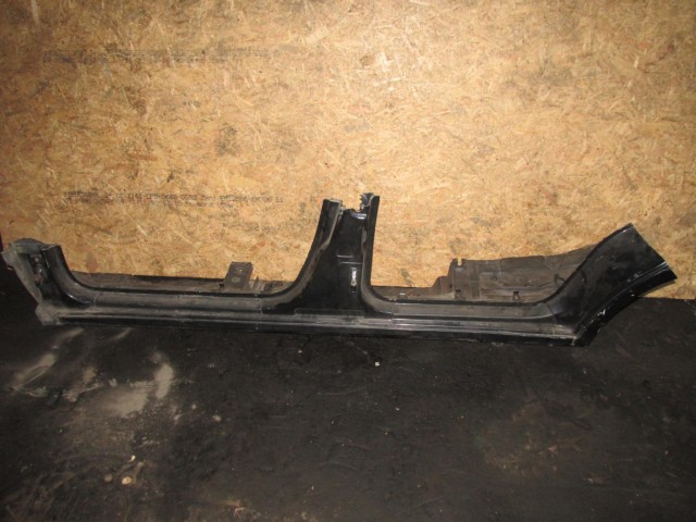 16729 Alfa Romeo 166 bal oldali küszöb