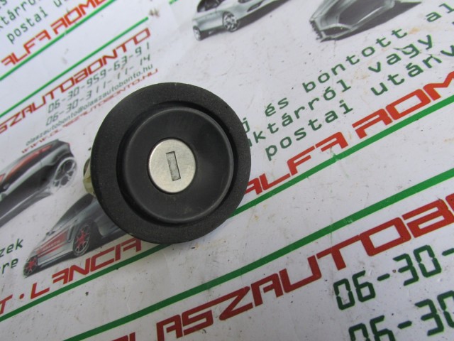 Fiat Punto III. csomagtérajtó zárbetét