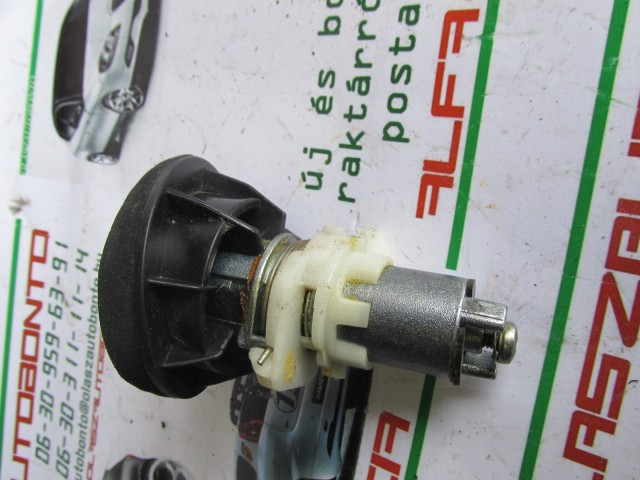 Fiat Punto III. csomagtérajtó zárbetét