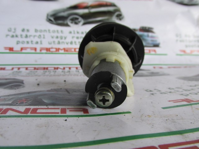 Fiat Punto III. csomagtérajtó zárbetét