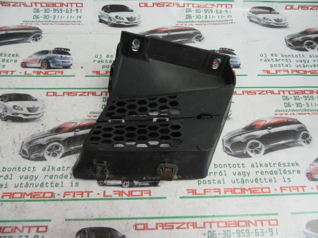 Alfa Romeo 156 FL , jobb első díszrács