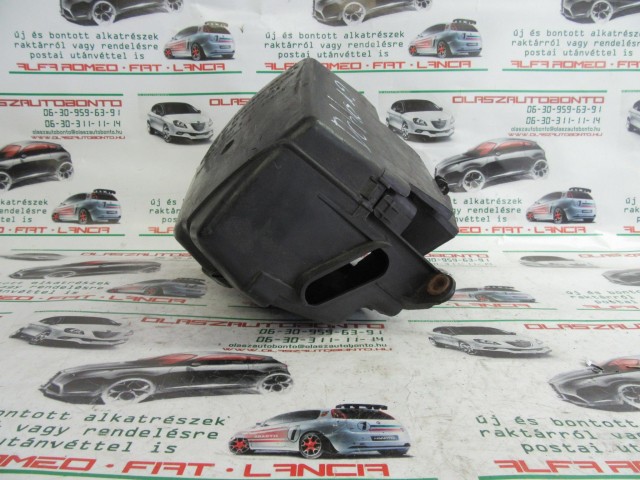Fiat Doblo I. II. külső biztosíték ház