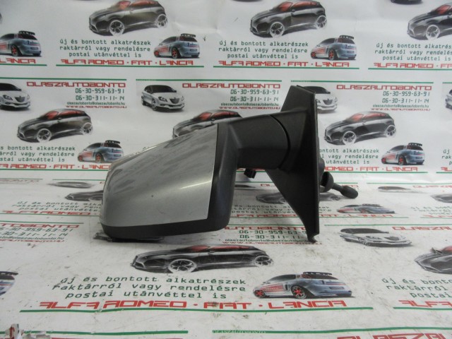 Fiat Doblo III. ezüst színű, manual, bal oldali tükör Sérült!!