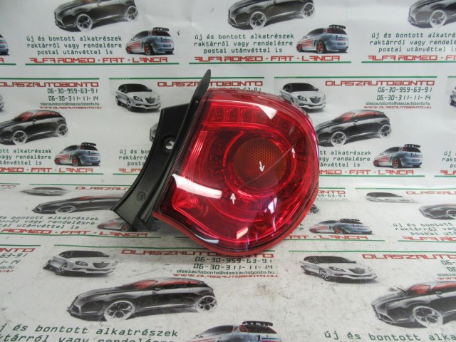 23529 Alfa Romeo Giulietta jobb hátsó külső lámpa a képen látható sérüléssel 50513612