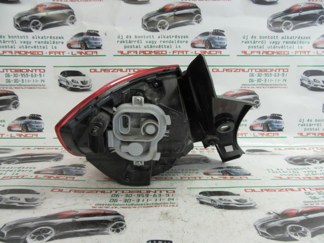 23529 Alfa Romeo Giulietta jobb hátsó külső lámpa a képen látható sérüléssel 50513612