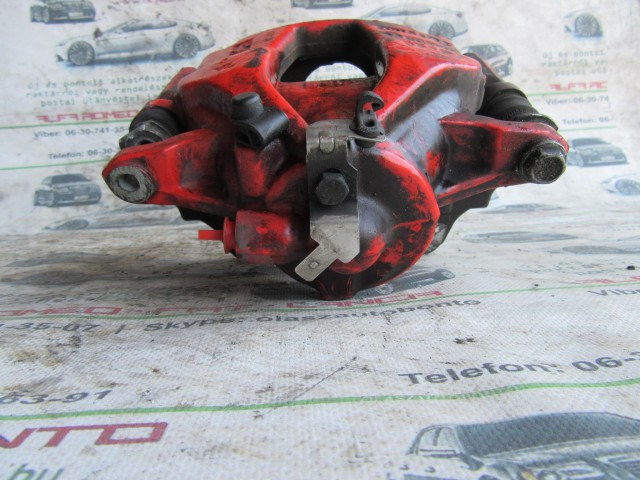 Fiat 500 1,4 TB, bal első féknyereg