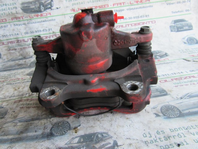 Fiat 500 1,4 TB , jobb első féknyereg