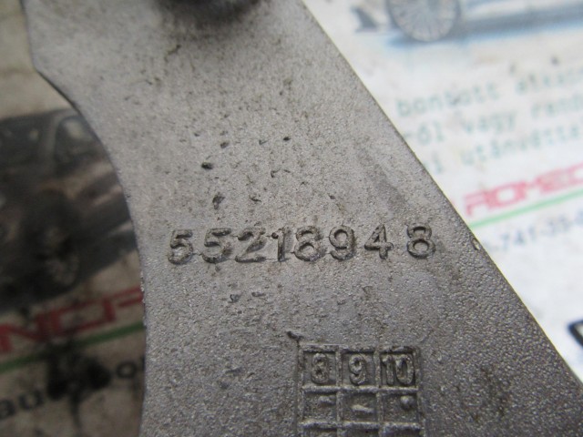 Fiat 500 Abarth 1,4 TB , 55218948 számú tartó bak