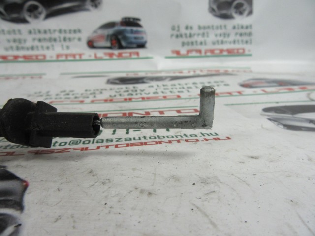 Fiat 500 zárszerkezet-belső kilincs közti bal első bowden