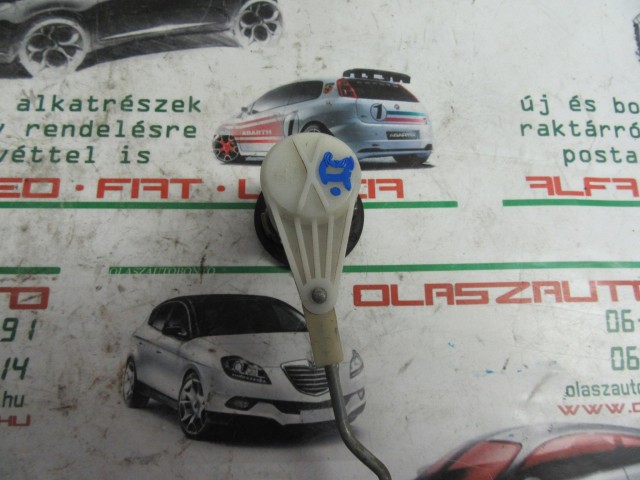 Fiat Punto II. bal első zárbetét ház