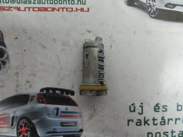 Fiat Panda III. bal oldali zárbetét