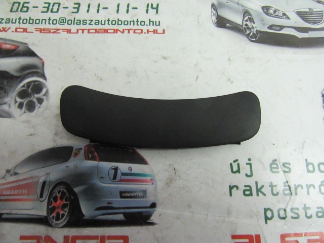 Fiat Panda III. 735490601 számú, bal első ajtó kárpit csavar takaró