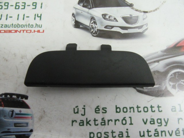 Fiat 500 bal oldali ajtó kárpit csavar takaró 735448538