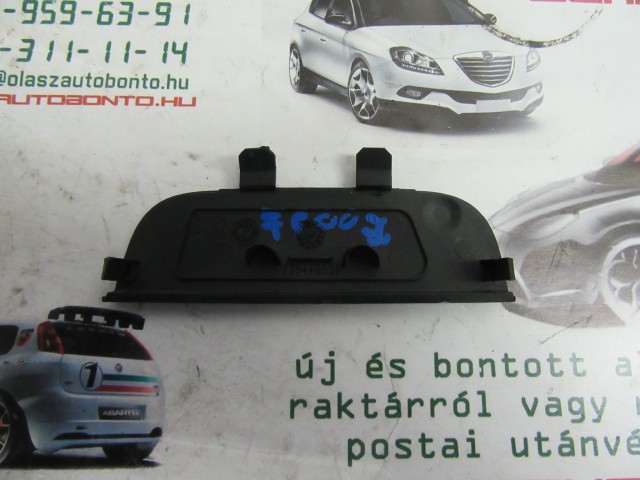 Fiat 500 bal oldali ajtó kárpit csavar takaró 735448538