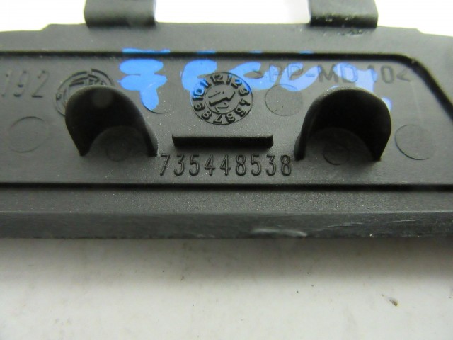 Fiat 500 bal oldali ajtó kárpit csavar takaró 735448538