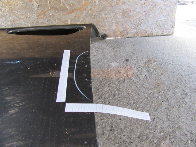 28163 Alfa Romeo 159 szürke színű, bal első ajtó a képen látható sérüléssel 50510490