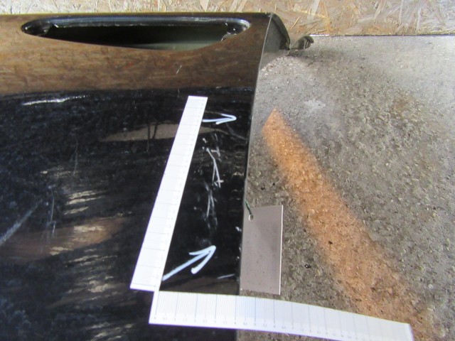 28170 Alfa Romeo 159 fekete színű, bal első ajtó a képen látható sérüléssel 50510490