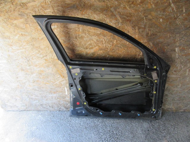 28170 Alfa Romeo 159 fekete színű, bal első ajtó a képen látható sérüléssel 50510490