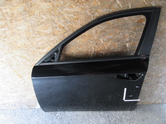 28174 Alfa Romeo 159 fekete színű, bal első ajtó a képen látható sérüléssel 50510490