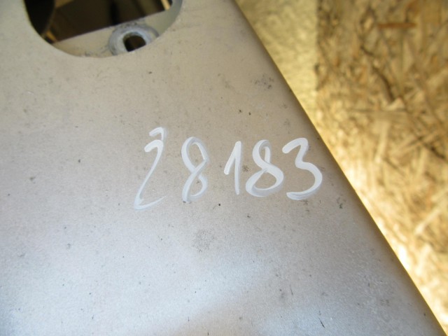 28183 Alfa Romeo 159 kombi ezüst színű, bal hátsó ajtó 50510509