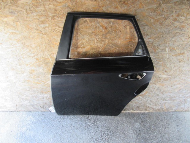 28185 Alfa Romeo 159 kombi fekete színű, bal hátsó ajtó 50510509