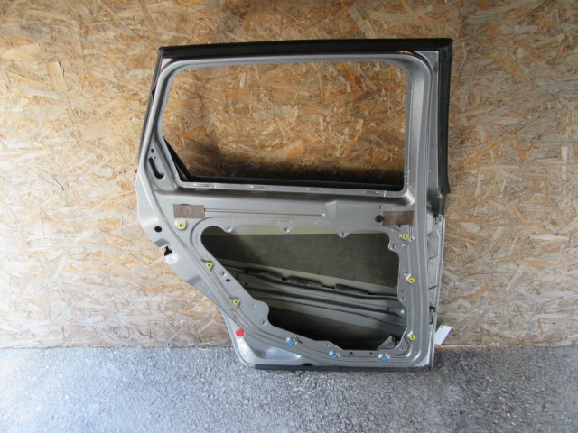 28185 Alfa Romeo 159 kombi fekete színű, bal hátsó ajtó 50510509