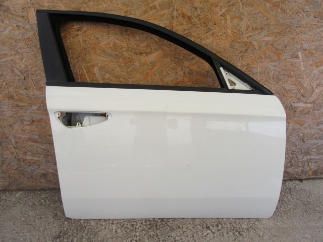 28204 Alfa Romeo 159 fehér színű, jobb első ajtó