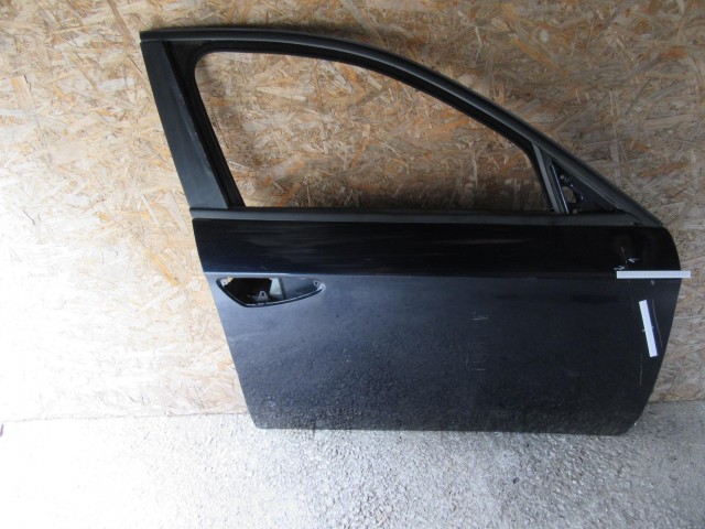 28205 Alfa Romeo 159 kék színű, jobb első ajtó a képen látható sérüléssel