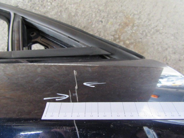 28205 Alfa Romeo 159 kék színű, jobb első ajtó a képen látható sérüléssel