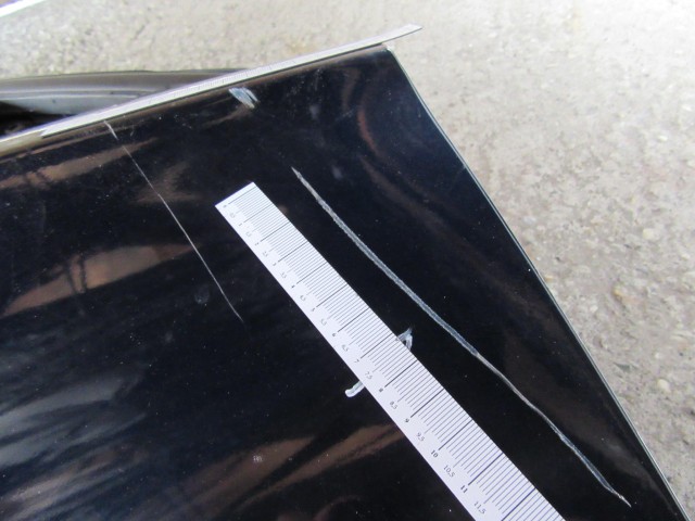 28205 Alfa Romeo 159 kék színű, jobb első ajtó a képen látható sérüléssel