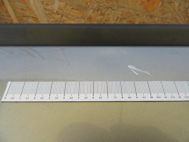 28210 Alfa Romeo 159 szürke színű, jobb első ajtó a képen látható sérüléssel