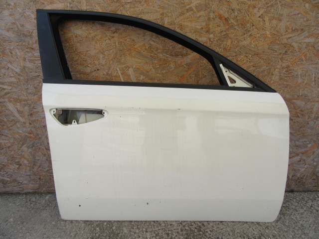 28211 Alfa Romeo 159 fehér színű, jobb első ajtó 