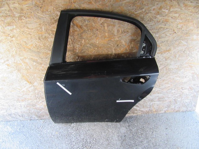 28215 Alfa Romeo 159 sedan fekete színű, bal hátsó ajtó a képen látható sérüléssel 50510503