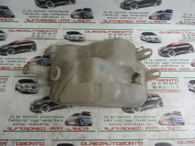 Alfa Romeo 156 ablakmosó tartály kicsi 1 motoros