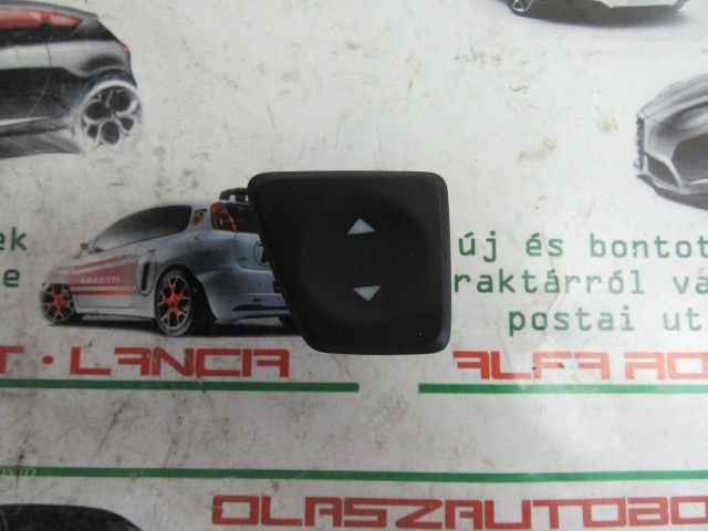 Fiat 500 bal oldali  ablakemelő kapcsoló