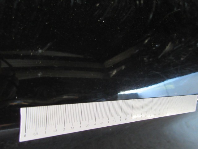 18856 Alfa Romeo 147 3 ajtós fekete színű, bal oldali ajtó a képen látható sérüléssel