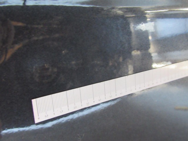 18864 Alfa Romeo 147 3 ajtós sötét kék színű, bal oldali ajtó a képen látható sérüléssel