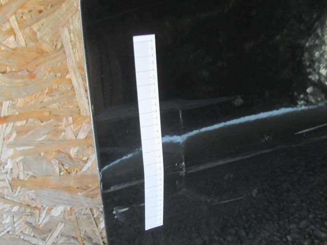 18865 Alfa Romeo 147 3 ajtós fekete színű, bal oldali ajtó a képen látható sérüléssel