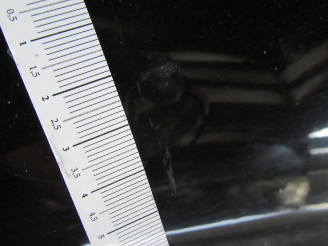 18871 Alfa Romeo 147 3 ajtós fekete színű, bal oldali ajtó a képen látható sérüléssel