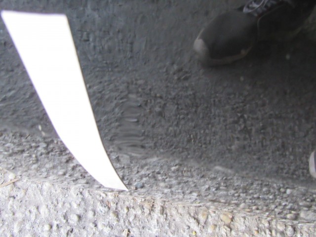 18871 Alfa Romeo 147 3 ajtós fekete színű, bal oldali ajtó a képen látható sérüléssel