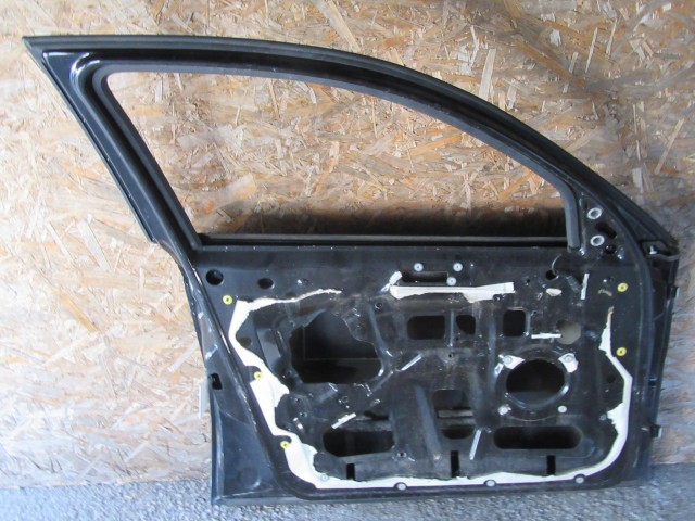 18872 Alfa Romeo 147 5 ajtós fekete színű, bal első ajtó 