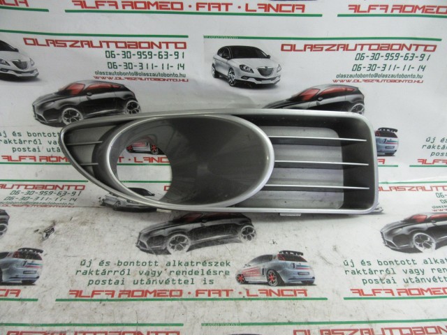 Fiat Linea 735422019 számú, jobb első ködlámpa, ezüst, keret a képen látható sérüléssel