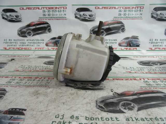 Fiat Linea ködlámpa a képen látható sérüléssel