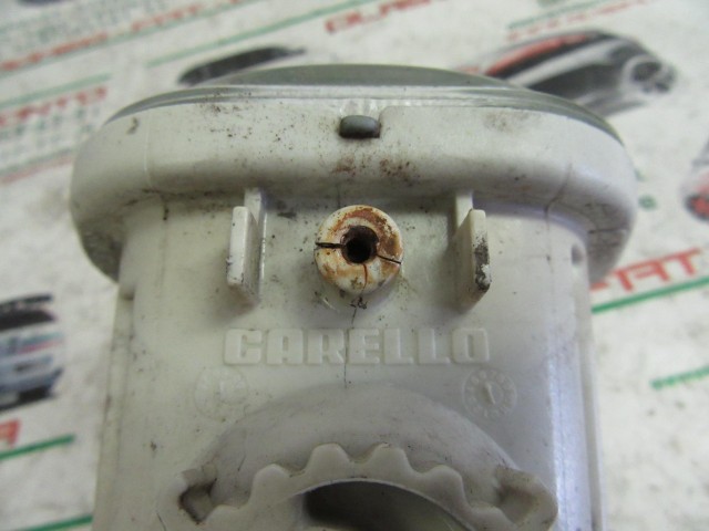 Fiat Linea ködlámpa a képen látható sérüléssel