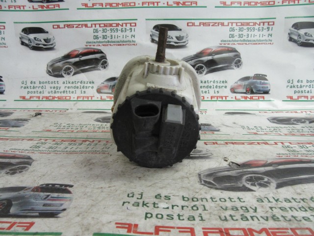 Fiat Linea ködlámpa a képen látható sérüléssel